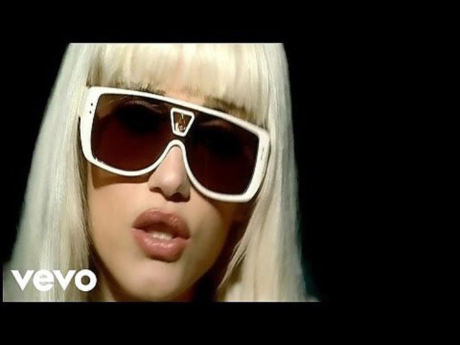 Клип плохо. Gwen Stefani Wind it up. Wind it up (Gwen Stefani Song).