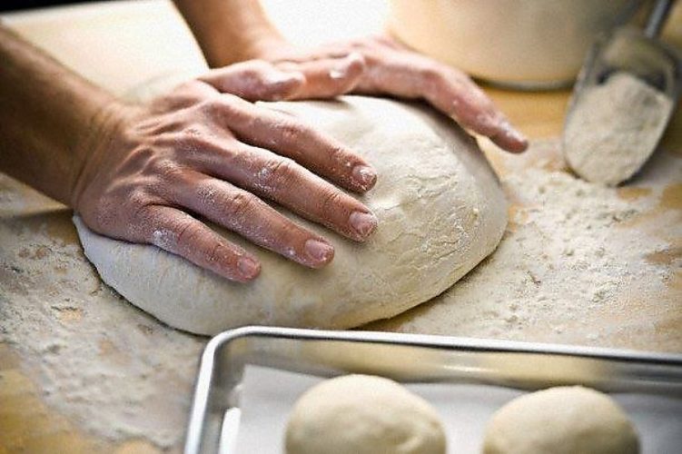 Дрожжевое тесто что добавляют в него при замесе