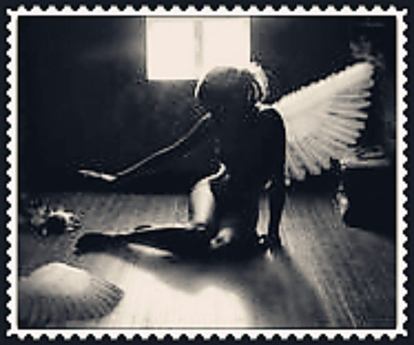 Черный ангел. Девушка с крыльями ангела. Трудно быть ангелом. Девушка с крыльями ангела. Трудно быть ангелом.