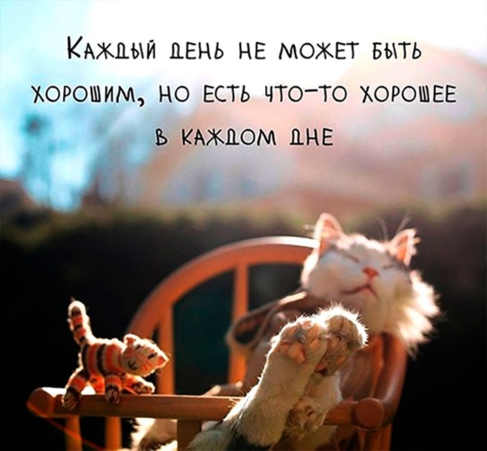 utrennee-naslazhdenie-s-lyubimim-troe-na-plyazhe-ebut-zhenshinu