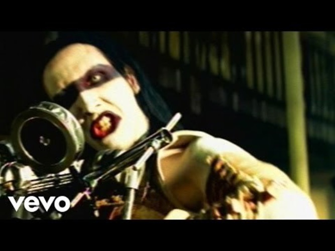 Marilyn manson people. Мэрилин мэнсон beautiful people. Marilyn Manson Sweet Dreams. Мэрилин мэнсон Свит дримс.