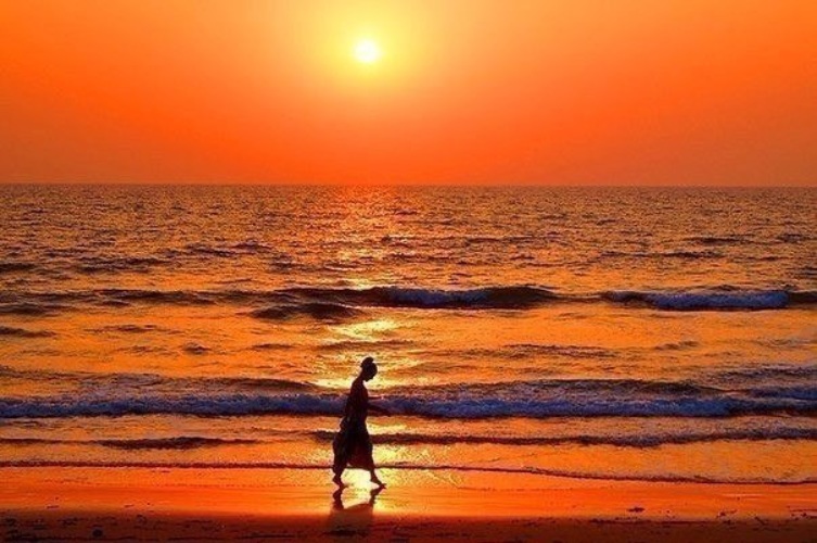 Человек на закате. В закате есть что то. Сегодня будет закат. В закате есть что то. Счастье души.