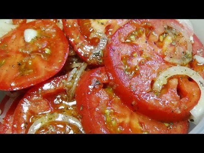 Закуска из помидор с зеленью. Закуска из свежих помидор. Помидоры фаршированные курицей в духовке. Фаршированные помидорчики черри. Закуска из помидоров с чесноком и зеленью.