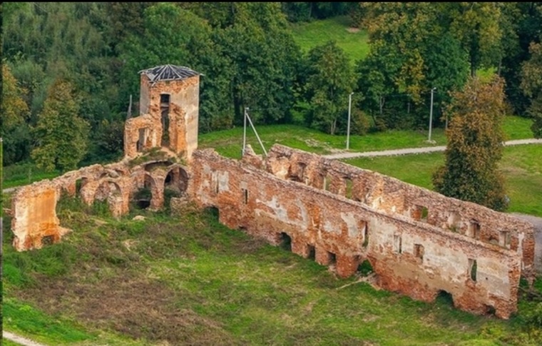 Замак альшанскі краткое. Замки Белоруссии Гольшанский. Замок Гольшанский замок. Ольшанский замок в Белоруссии. Гольшанский замок 2023.