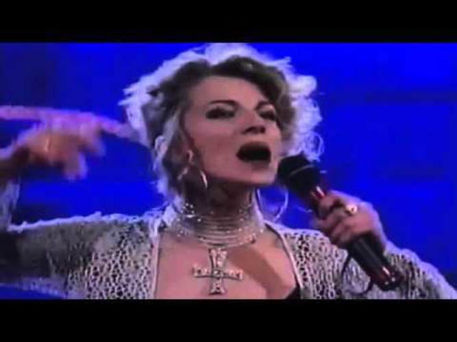 Ветлицкая ты говоришь мне. Глаза цвета виски ветлицкая. Ветлицкая в 90х. Ветлицкая 80-е. Маликов и ветлицкая.